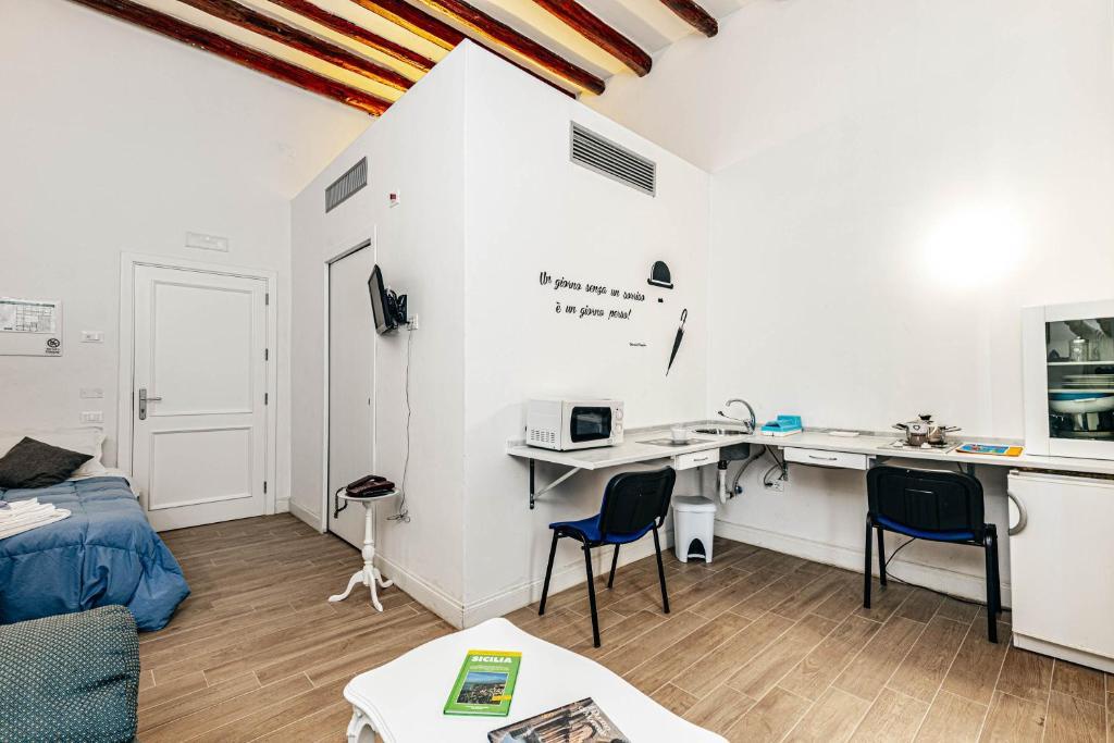 Giulio Cesare 14, Residence Palermo Bagian luar foto