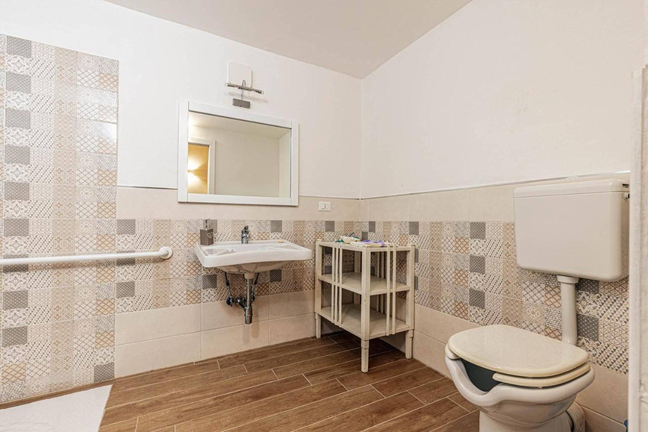 Giulio Cesare 14, Residence Palermo Bagian luar foto