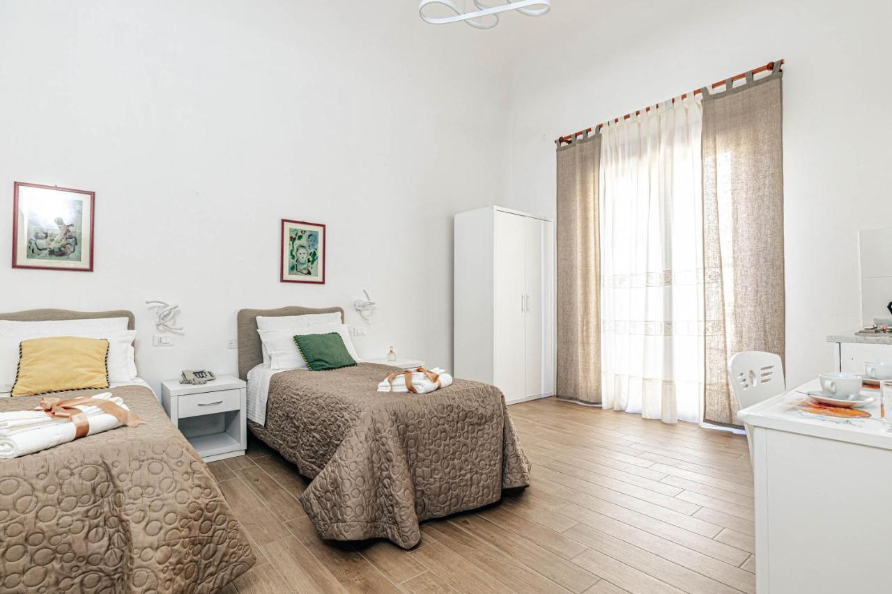 Giulio Cesare 14, Residence Palermo Bagian luar foto